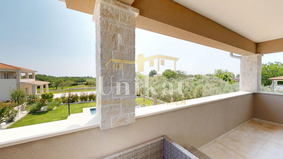 Casa vicino a Vižinada - giardino, piscina, 4 camere da letto